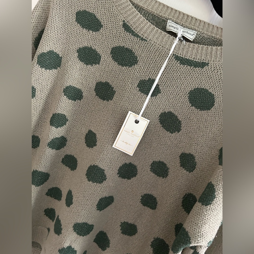 🎄 Gift ready! NWT Simply Southern Sweater Green and Beige